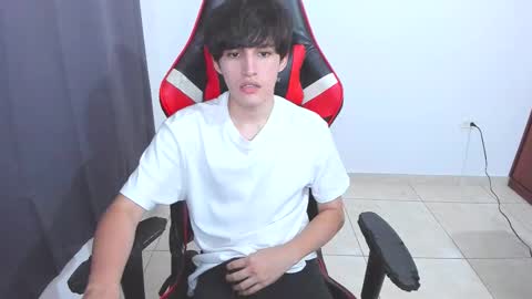 Snapshot of eren_tatakae chatting on October 17, 2025, 3:20 am eren_tatakae online show from October 17, 2025, 3:20 am