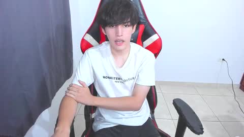 Snapshot of eren_tatakae chatting on October 20, 2025, 3:07 am eren_tatakae online show from October 20, 2025, 3:07 am