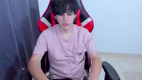 Snapshot of eren_tatakae chatting on November 3, 2025, 4:47 am eren_tatakae online show from November 3, 2025, 4:47 am