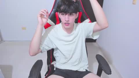 Snapshot of eren_tatakae chatting on December 5, 2025, 2:53 am eren_tatakae online show from December 5, 2025, 2:53 am