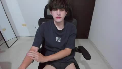 eren_tatakae online show from May 12, 2026, 11:35 pm