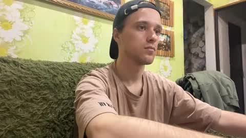 Snapshot of eric_blond chatting on October 3, 2025, 2:03 pm Eric online show from October 3, 2025, 2:03 pm