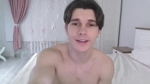 Eric Crush online show from March 16, 2026, 4:07 am