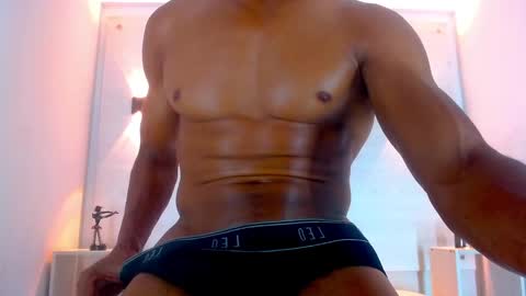 Snapshot of eric_latino chatting on January 30, 2025, 2:06 am Eric Latino online show from January 30, 2025, 2:06 am