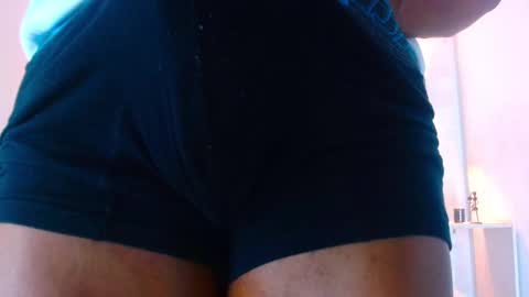 Snapshot of eric_latino chatting on February 3, 2025, 12:47 am Eric Latino online show from February 3, 2025, 12:47 am