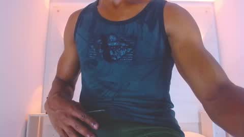 Snapshot of eric_latino chatting on February 8, 2025, 6:33 am Eric Latino online show from February 8, 2025, 6:33 am