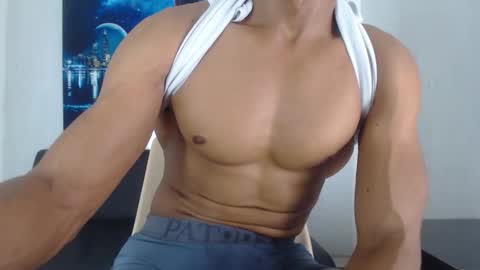 Snapshot of eric_latino chatting on September 13, 2025, 3:28 am Eric Latino online show from September 13, 2025, 3:28 am