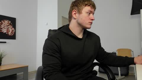    online show from September 29, 2025, 12:21 pm