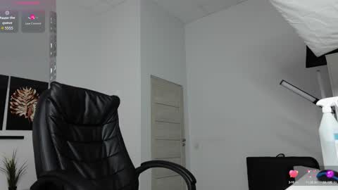    online show from October 6, 2025, 6:22 am