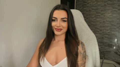 Snapshot of erica_xoo chatting on May 14, 2026, 6:53 am Riaaa online show from May 14, 2026, 6:53 am