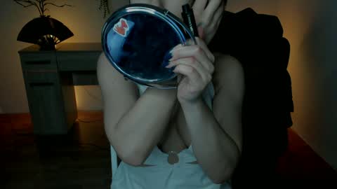 Snapshot of ericapowers chatting on December 4, 2024, 10:35 am EricaPowers online show from December 4, 2024, 10:35 am