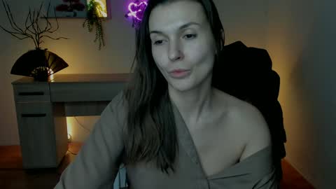 Snapshot of ericapowers chatting on December 6, 2024, 10:38 am EricaPowers online show from December 6, 2024, 10:38 am