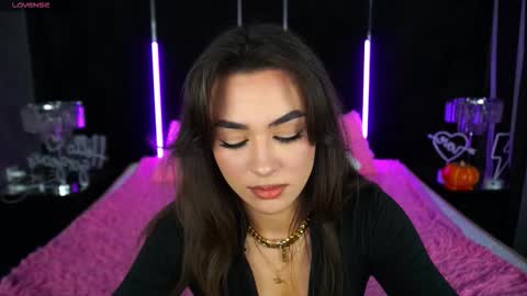 Erica online show from November 10, 2025, 3:00 pm