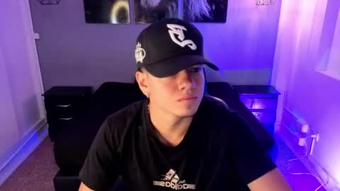 Erick  online show from April 22, 2026, 11:45 am
