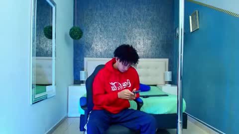 Snapshot of erick_zhimerman chatting on October 13, 2025, 3:39 am online show from October 13, 2025, 3:39 am