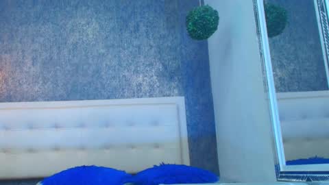 Snapshot of erick_zhimerman chatting on October 22, 2025, 4:02 am online show from October 22, 2025, 4:02 am