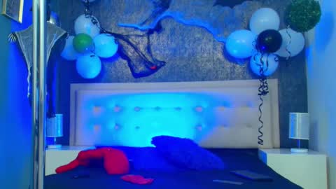 Snapshot of erick_zhimerman chatting on October 24, 2025, 4:31 am online show from October 24, 2025, 4:31 am