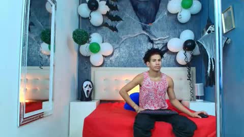 Snapshot of erick_zhimerman chatting on October 26, 2025, 3:45 am online show from October 26, 2025, 3:45 am