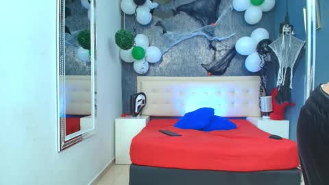 Snapshot of erick_zhimerman chatting on October 29, 2025, 3:20 am online show from October 29, 2025, 3:20 am