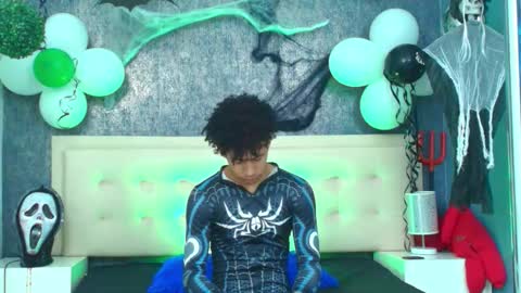 Snapshot of erick_zhimerman chatting on October 30, 2025, 4:25 am online show from October 30, 2025, 4:25 am