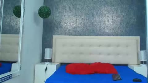 Snapshot of erick_zhimerman chatting on November 9, 2025, 4:22 am online show from November 9, 2025, 4:22 am