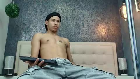 Snapshot of erick_zhimerman chatting on March 9, 2026, 3:54 am online show from March 9, 2026, 3:54 am