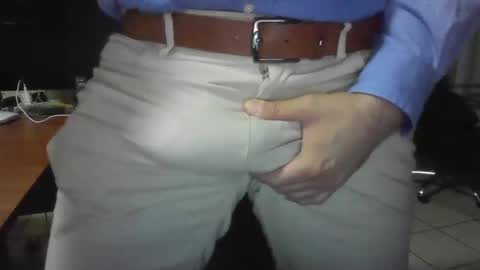 Snapshot of erik1781 chatting on December 15, 2024, 2:30 am erik1781 online show from December 15, 2024, 2:30 am