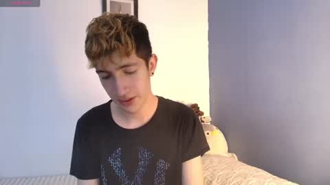Snapshot of erik_golden_ chatting on July 14, 2026, 8:36 pm I am Erik online show from July 14, 2026, 8:36 pm