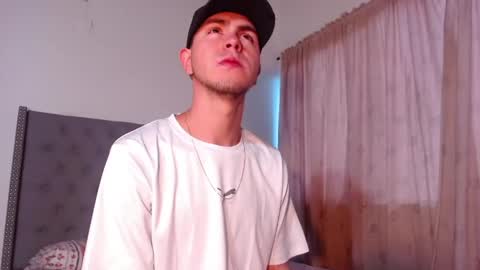 Snapshot of erik_rodriguez chatting on June 1, 2026, 10:50 am Erik rodriguez online show from June 1, 2026, 10:50 am
