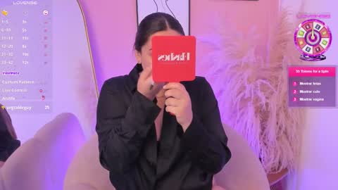 Snapshot of erika_mendez1 chatting on October 8, 2025, 7:11 pm Erika Mendez online show from October 8, 2025, 7:11 pm