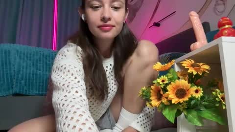 Snapshot of erika_miu chatting on October 17, 2025, 5:37 pm Erika Miu online show from October 17, 2025, 5:37 pm