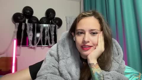 Snapshot of erika_miu chatting on October 26, 2025, 6:25 pm Erika Miu online show from October 26, 2025, 6:25 pm