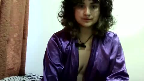 Snapshot of erika_stars2 chatting on March 4, 2025, 11:22 pm Erika online show from March 4, 2025, 11:22 pm