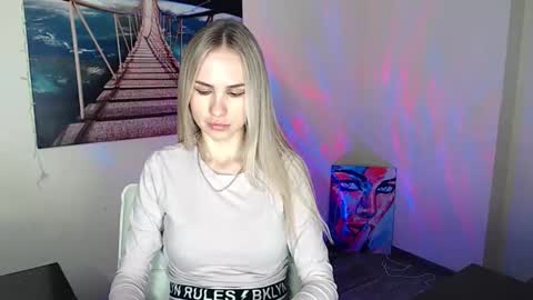 Snapshot of erikagavin chatting on October 7, 2025, 11:29 am Erika online show from October 7, 2025, 11:29 am