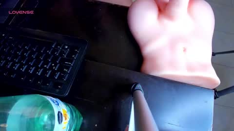 Erika online show from March 9, 2025, 9:24 am