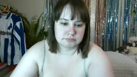 Erika online show from June 17, 2026, 5:21 am