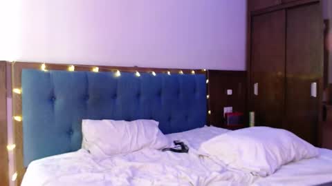 Snapshot of erikcolle chatting on October 9, 2025, 8:34 am Erik Bruce online show from October 9, 2025, 8:34 am