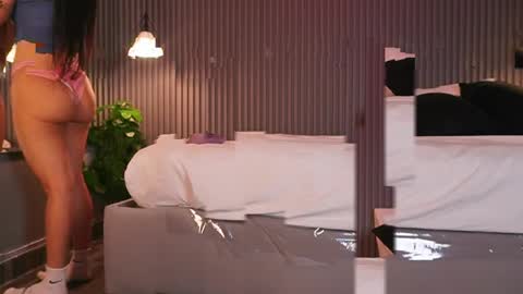 Eri  online show from April 13, 2026, 8:25 pm