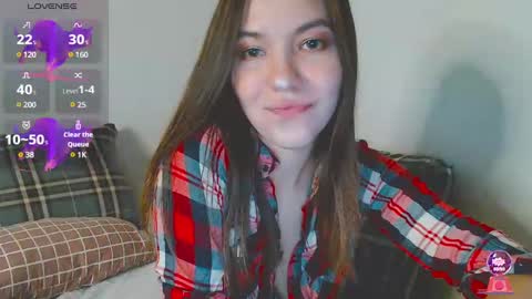 Snapshot of erin_love_ chatting on December 5, 2024, 11:18 pm Erin online show from December 5, 2024, 11:18 pm
