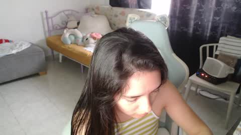 erina_1 online show from April 21, 2026, 6:44 pm