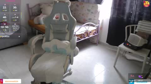 erina_1 online show from April 24, 2026, 5:59 pm