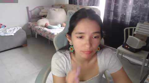 erina_1 online show from April 26, 2026, 4:59 pm