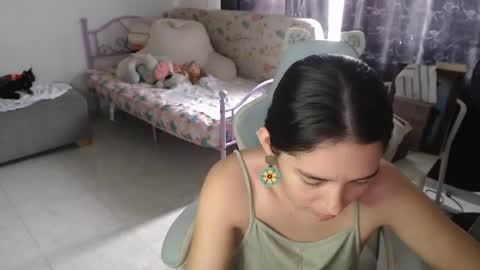 erina_1 online show from May 11, 2026, 6:27 pm