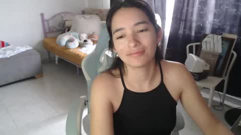 erina_1 online show from May 15, 2026, 5:42 pm