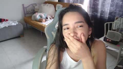 erina_1 online show from June 6, 2026, 4:23 pm