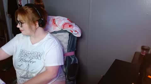 Erinlove online show from September 8, 2025, 2:16 pm