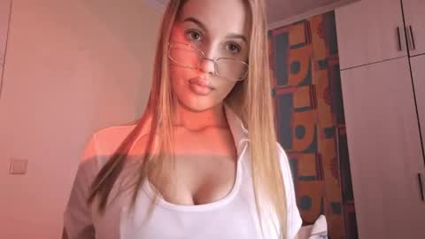 Snapshot of erinnnaji chatting on June 5, 2026, 3:51 pm Katrin online show from June 5, 2026, 3:51 pm