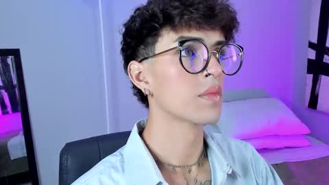   online show from November 6, 2025, 12:28 pm