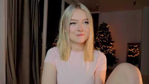 Snapshot of erlenbayer chatting on February 27, 2026, 7:47 pm Chanel online show from February 27, 2026, 7:47 pm