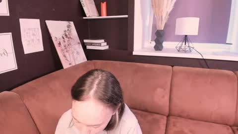 Snapshot of erlineberkshire chatting on March 6, 2025, 1:35 pm Becky online show from March 6, 2025, 1:35 pm